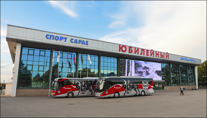 Нефтяник