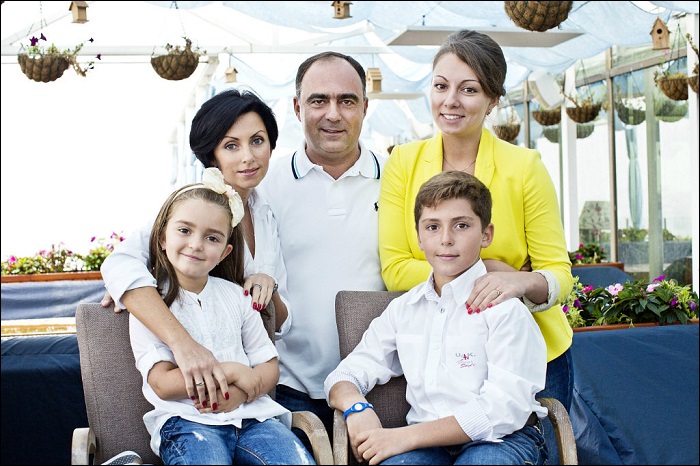 Герман Скоропупов с семьей