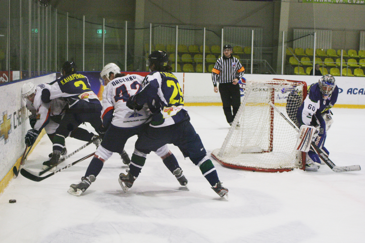 Сборная росси по мини футболу инстаграм. Детский хоккей в томске игра титаны сокол. Иван сергеевич крылов хоккеист. Тхк челмет 14. Сокол 13 ноября.