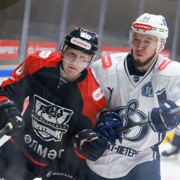 Нефтяник - Динамо СПб