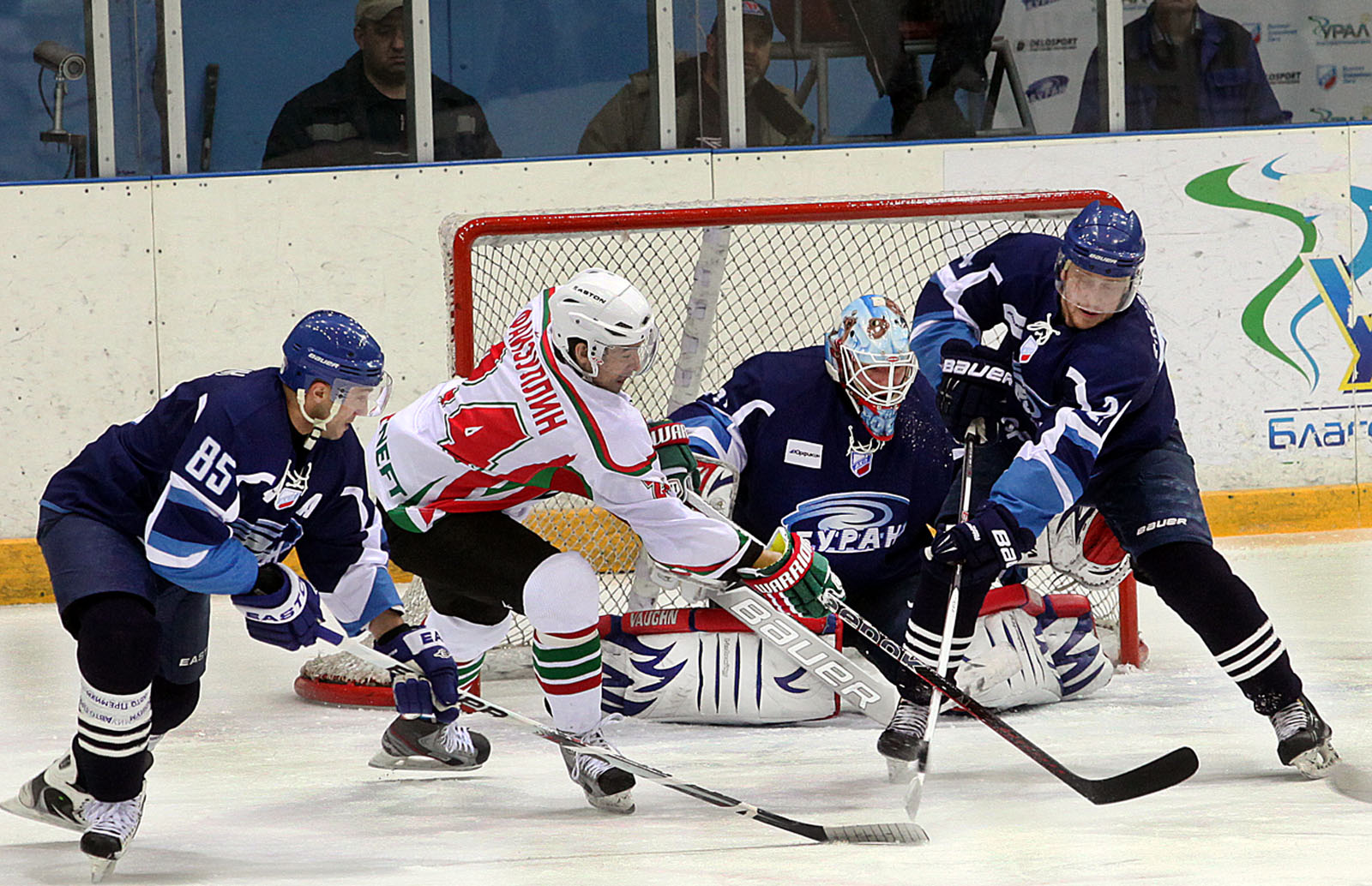 шаров егор хоккей буран. хоккей ярославль. нефтяник воронеж. локомотив нефтяник альметьевск 2011. нефтяник воронеж.