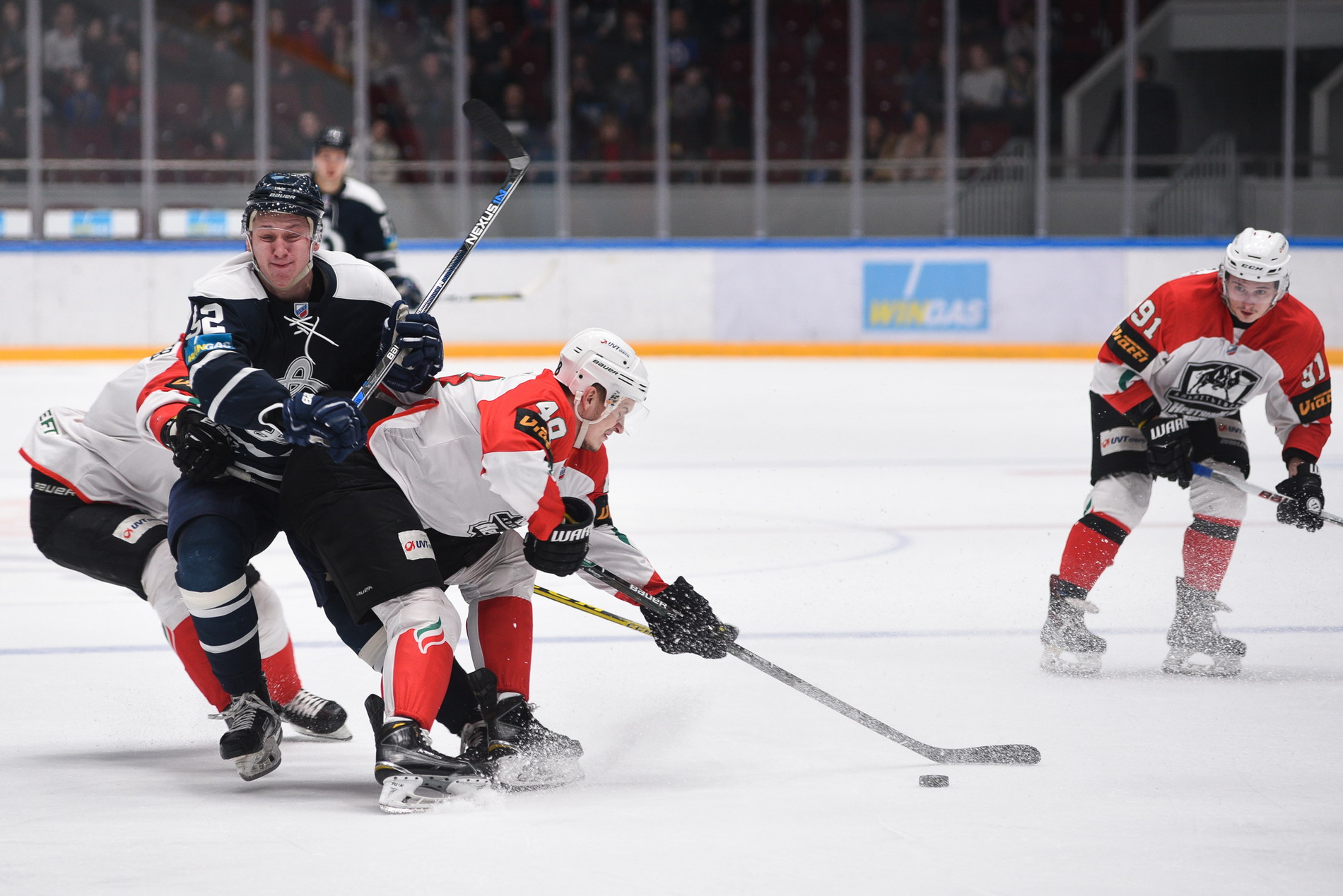 Нефтяник спб. Максим корниевский хоккеист нефтяник. Нефтяник спб. Нефтяник спб. 3d нефтяник.