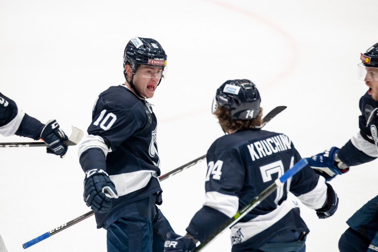 прометей-динамо спб 1992. нефтяник динамо спб. нефтяник динамо спб. динамо санкт-петербург вхл талисман. нефтяник динамо спб.