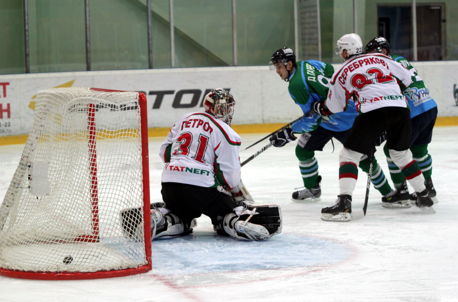 Торос 10. Нефтяник торос. Нефтяник торос вратарь. Нефтяник альметьевск. Нефтяник торос.