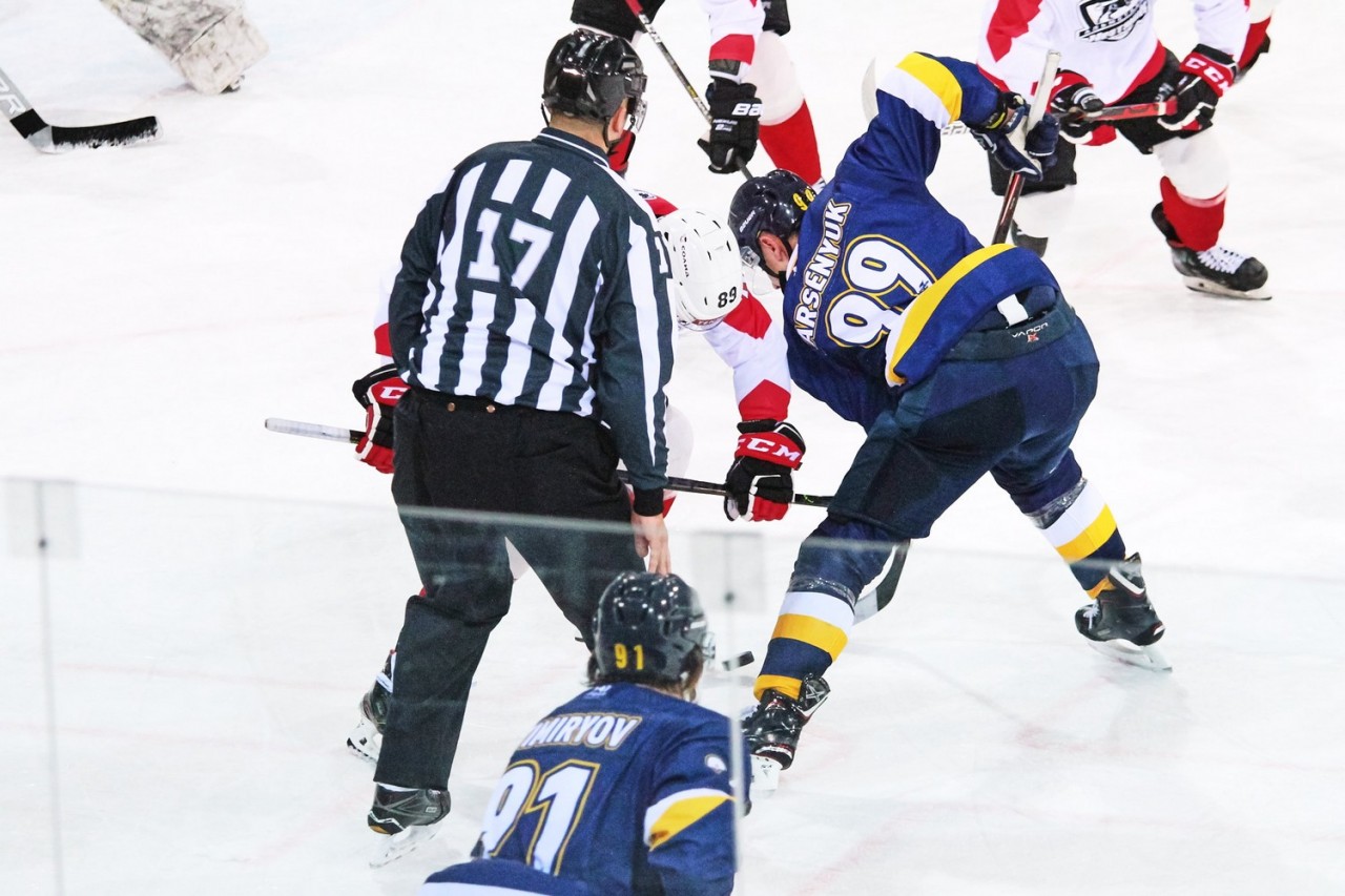 Прогноз нефтяник дизель. Нефтяников 2. Хк дизель пенза. Хк нефтяник гатин. Хоккей чувашии госсовету.