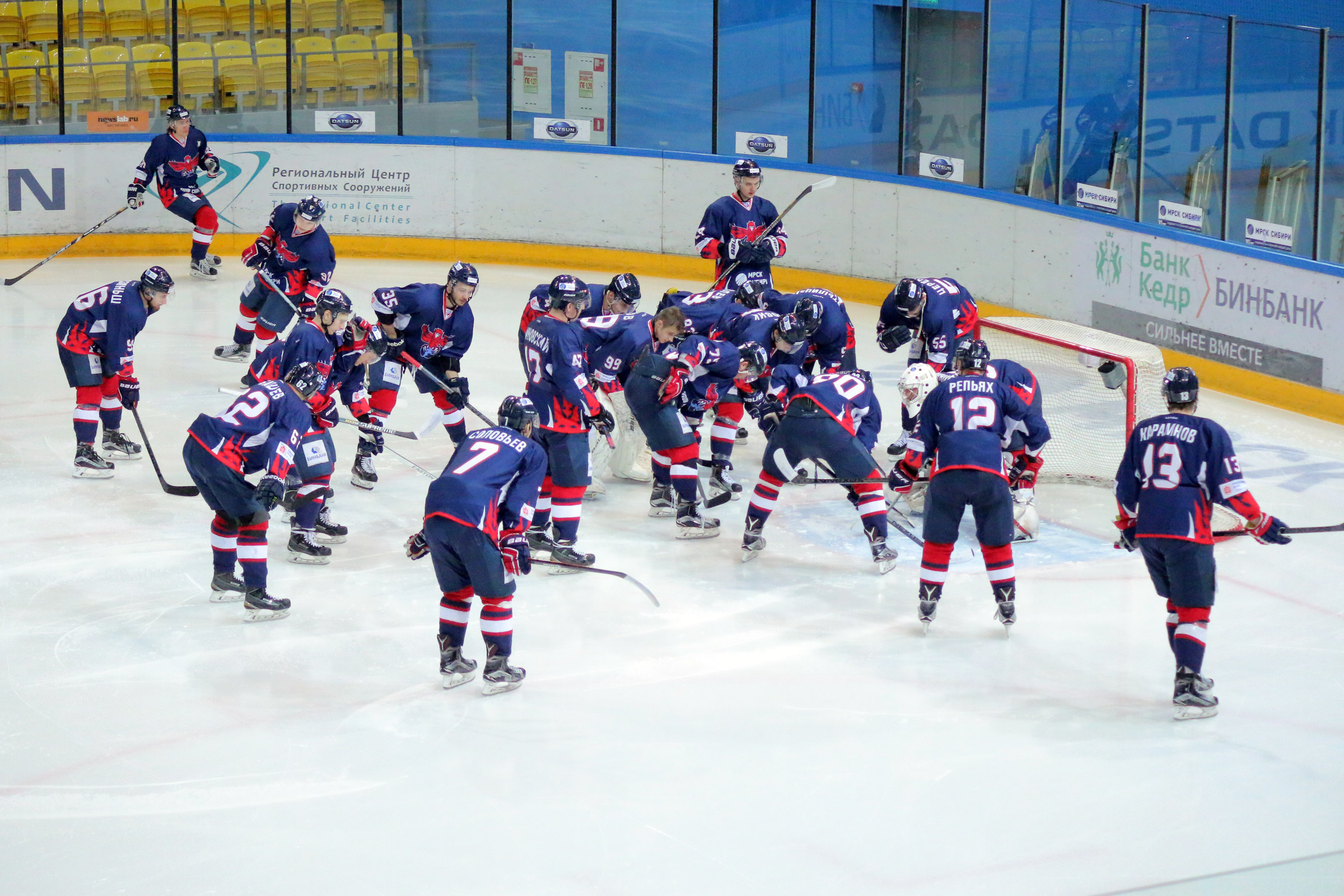 Сокол хоккей 2007 новочебоксарск. Сокол красноярск хоккей. Сокол красноярск хоккей. Хоккейная команда красноярска. Хоккей состав сокол.