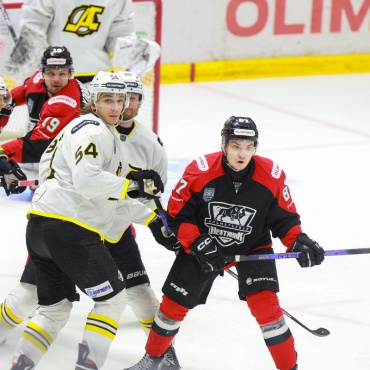  1/8 плей-офф: Нефтяник - Дизель