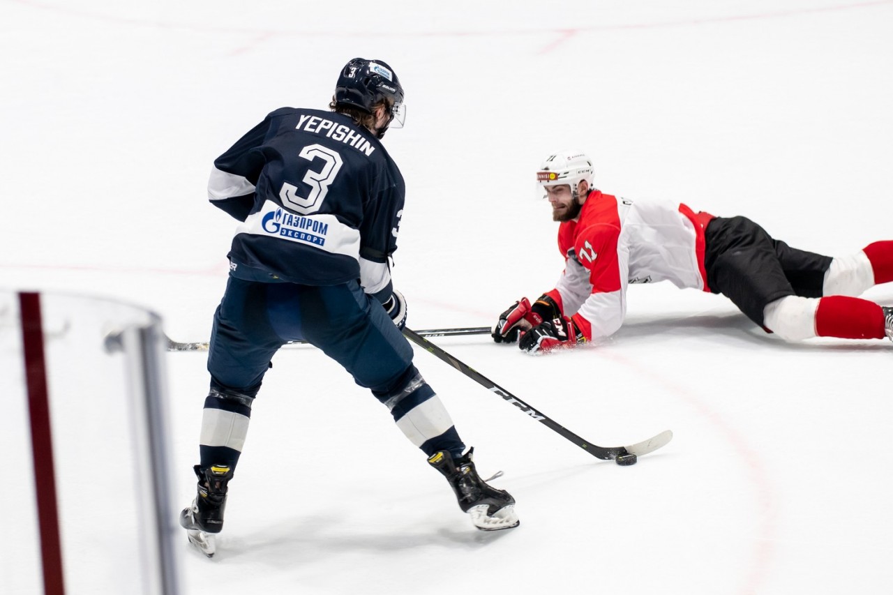 нефтяник динамо спб