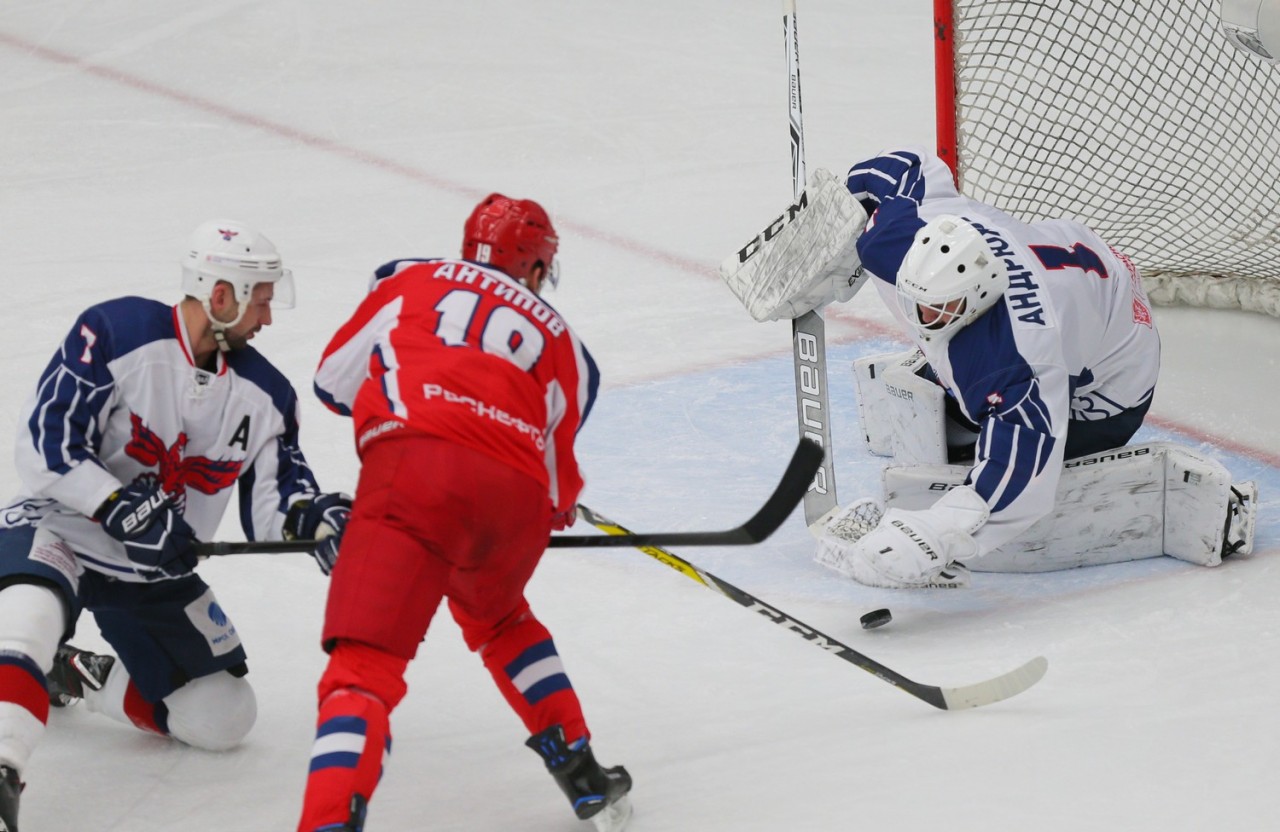 Сокол чехов. Звезда (хоккейный клуб, москва). Звезда москва сокол. Тренерский состав звезды. Район метро сокол москва.