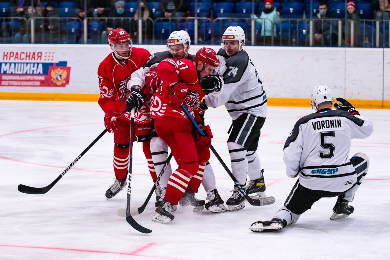 Рубин хоккейный клуб таблица. Хк рубин альтернативная форма. Хоккей рубин барс. Хк рубин балашиха. Вхл рубин тюмень.