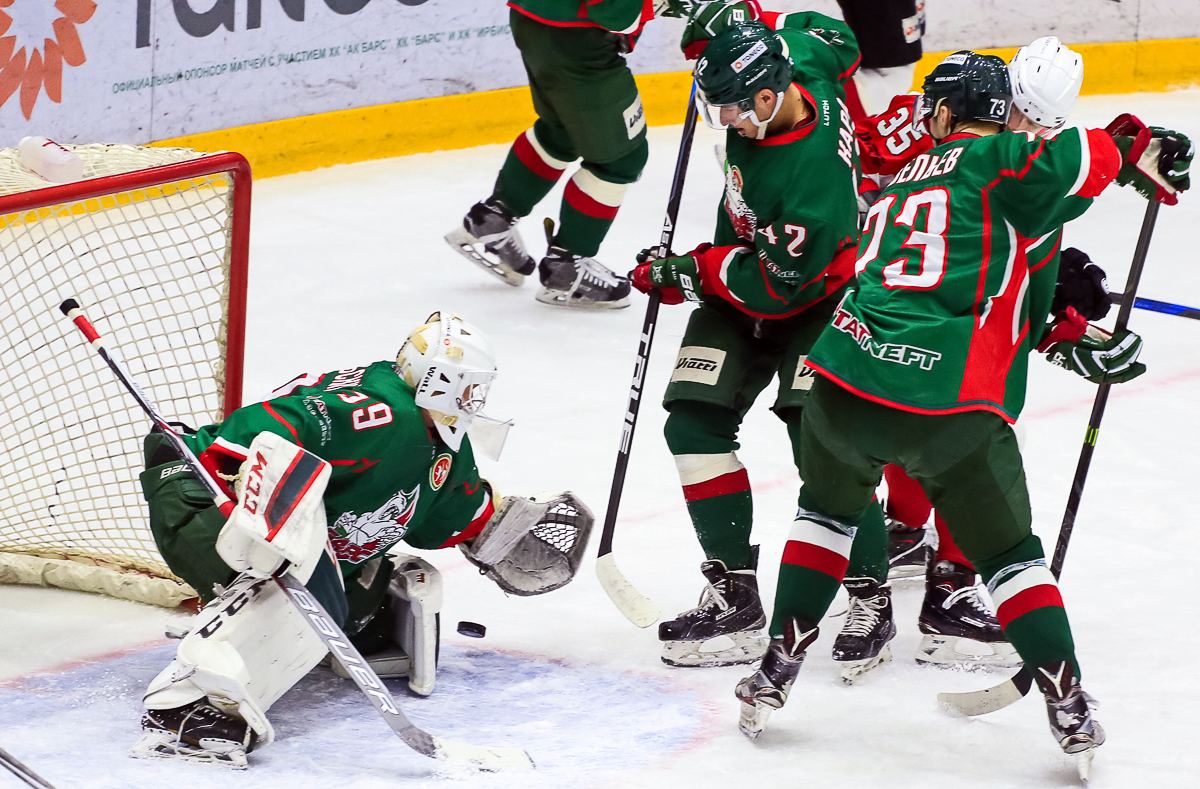 нефтяник (альметьевск) 1998. нефтяник 1 ярославль. локомотив нефтяник альметьевск. нефтяник 1 ярославль. нефтяник №1.