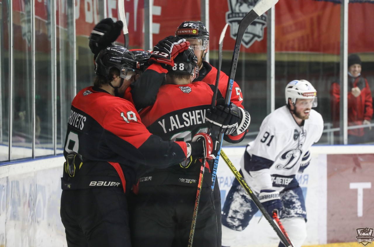 нефтяник динамо спб