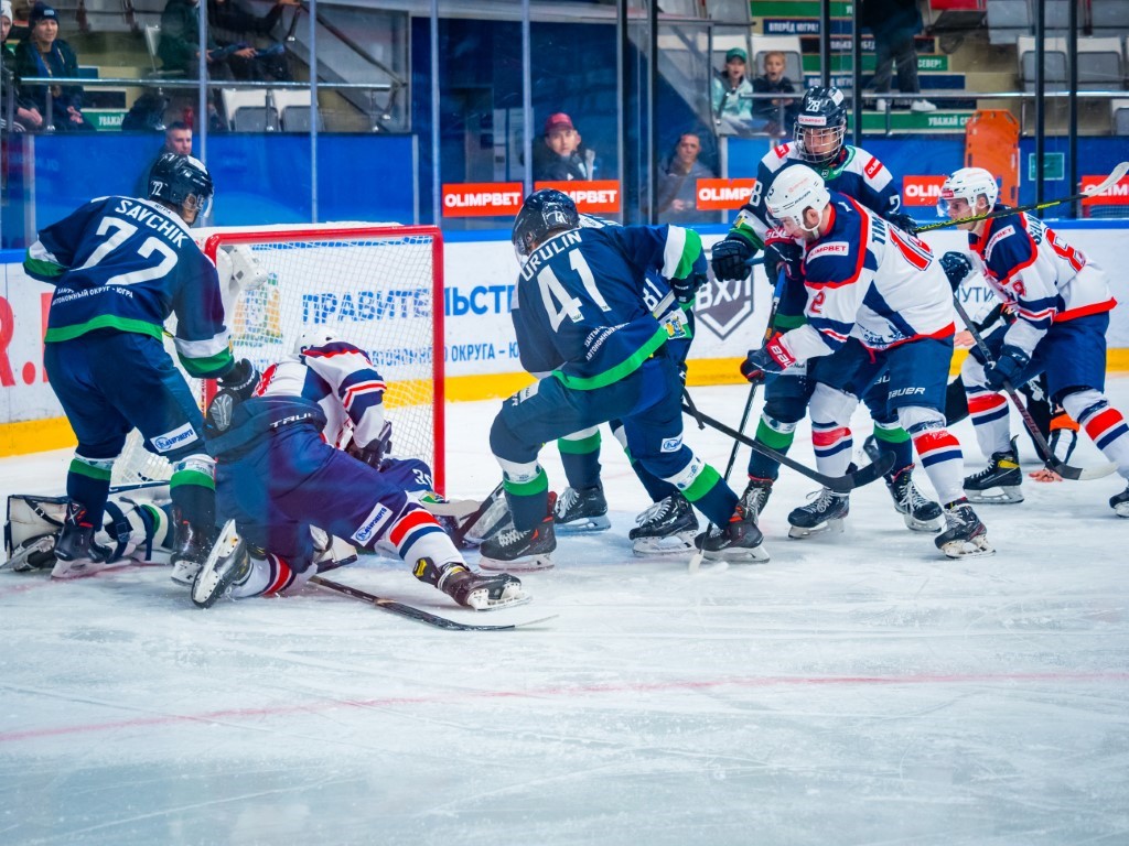 Rhl кристалл югра кунгурцев. Шмелев салават юлаев. Лада ермак. Хоккейный лед ночная лига. Кристалл югра.