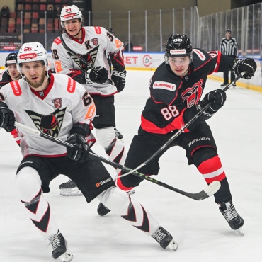 Молот - Омские Крылья