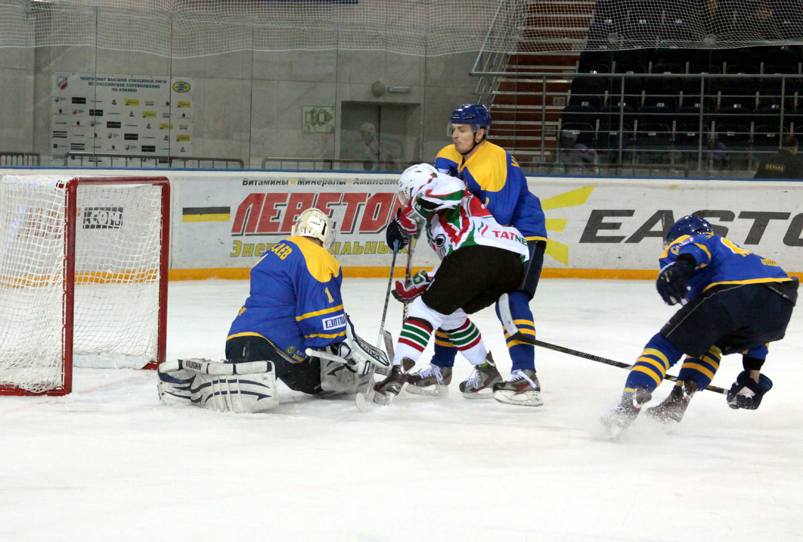 Хк нефтяник новоникольский район. Дизель пенза 2005. Флот ак северсталь. Прогноз нефтяник дизель. П нефтяник пенза.