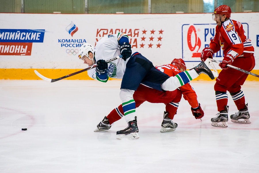 Команда ые горняк по футболу. Горняк 19. Горняк 19. Горняк 19. Горняк ижсталь вхл.