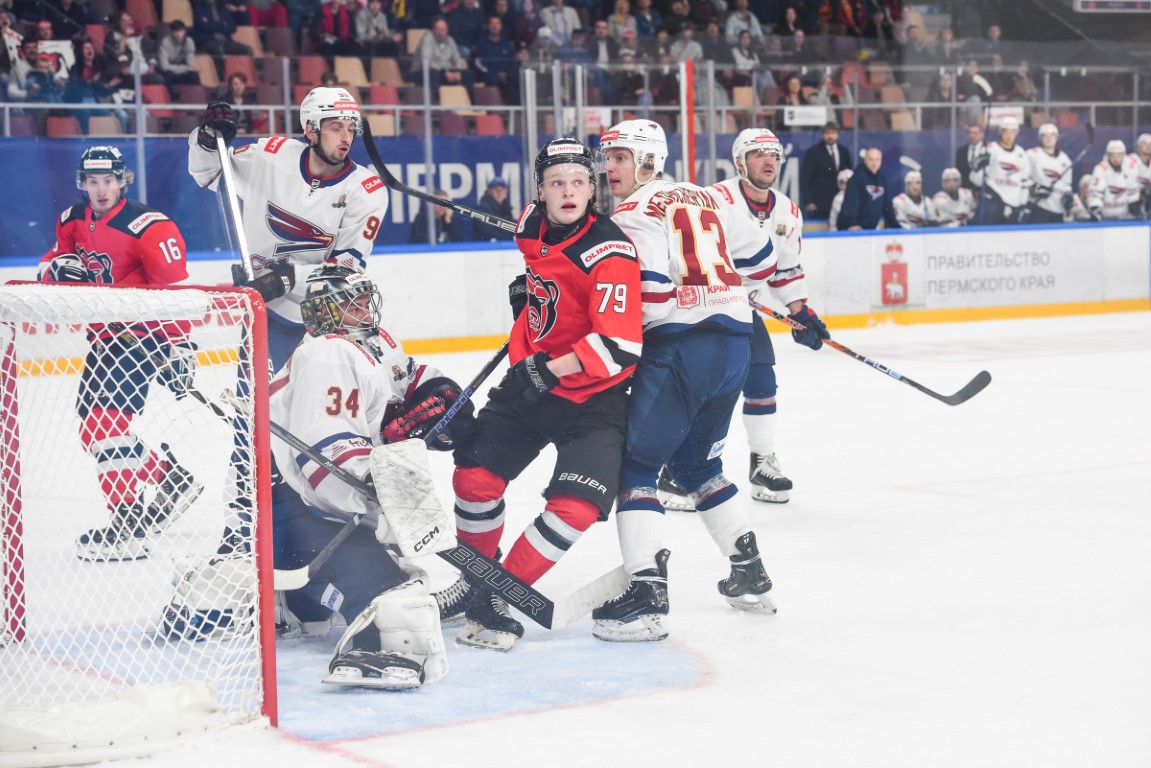 хоккеист сокол. сокол молот прямая трансляция. сокол молот прямая трансляция. клюшка заряд молот прикамье. 2024 фото.