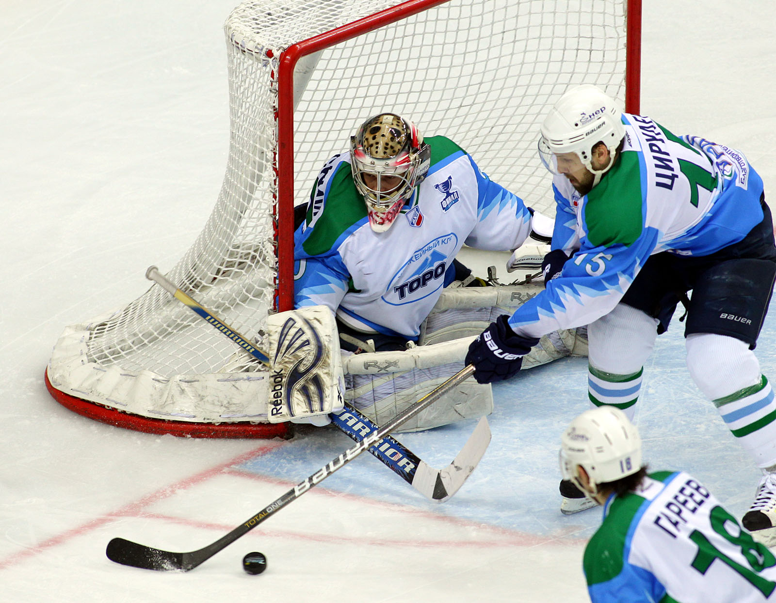 виды спорта уфа. спортивный репортажный портрет хоккей. ска нефтяник вратарь. виды спорта в республике башкортостан. виды спорта уфа.