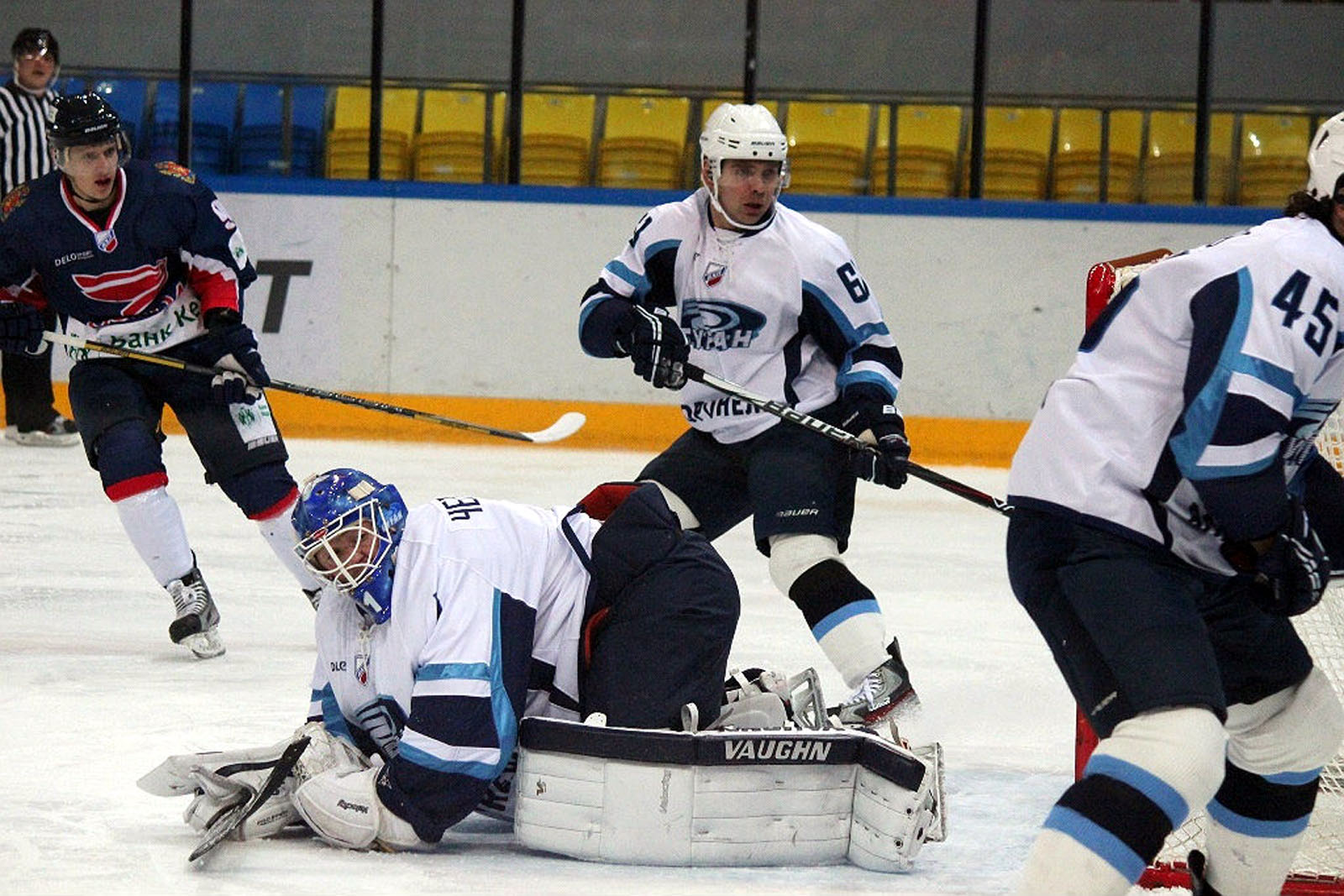 Буран омск. Буран 2009. ВХЛ Сокол. Буран 2013 год. Буран в Сокольниках.