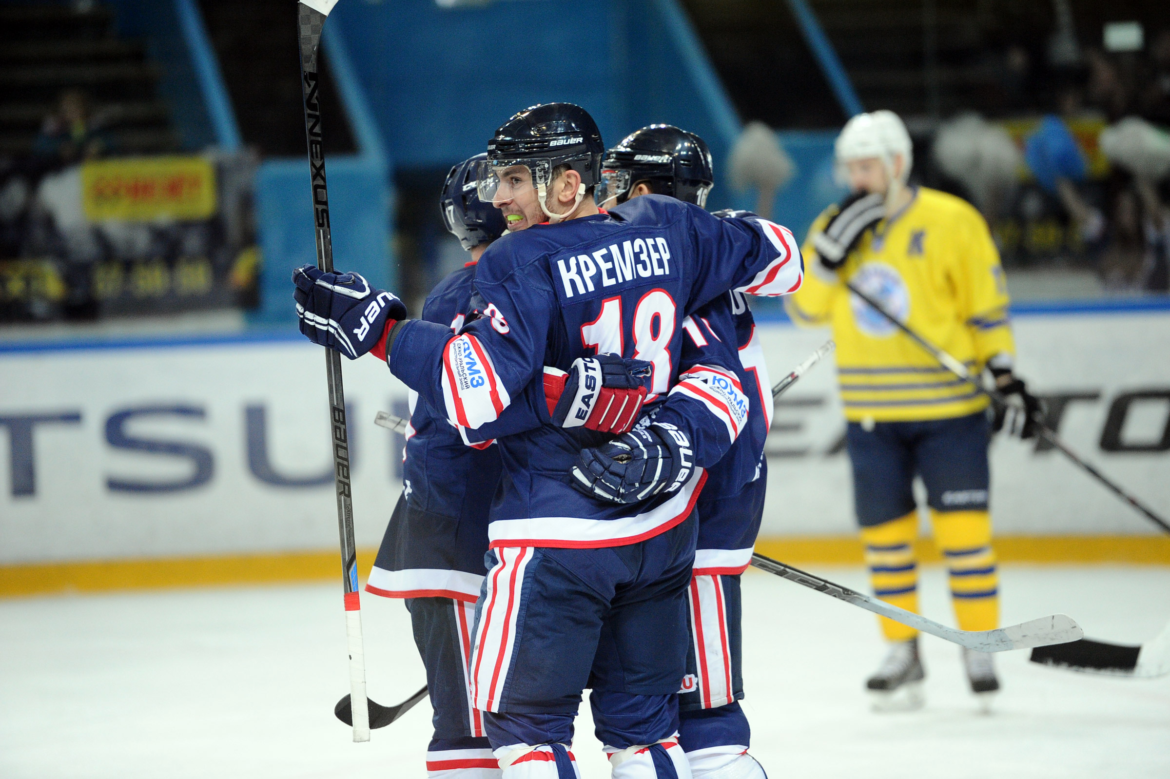 Химик воскресенск хоккей. Хоккейный матч фото. Химики югу. Южный урал каток игра. Химик урал.