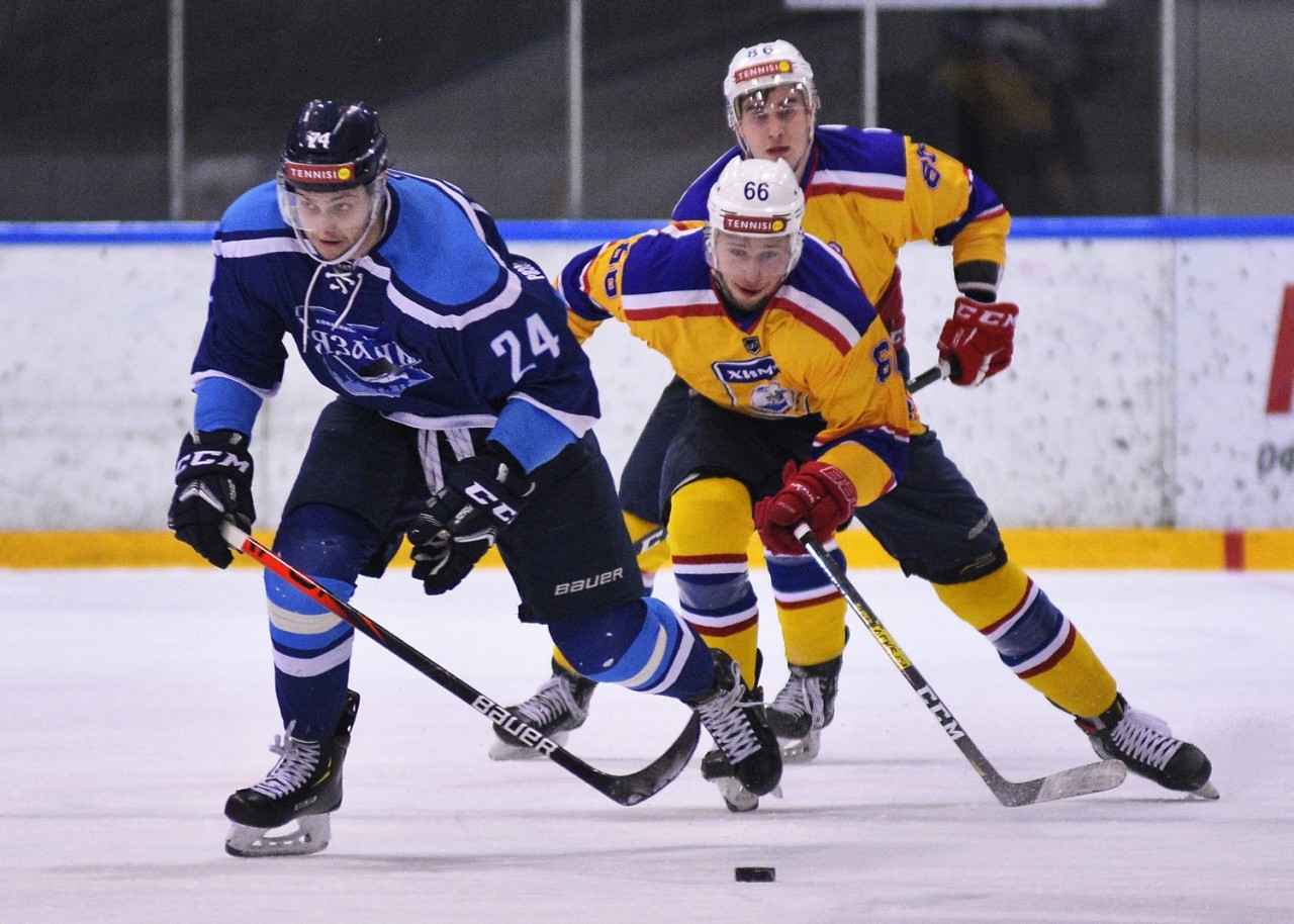 высшая хоккейная лига. чебоксарская хоккейная команда. хоккей рубин тюмень вхл форма. хк вхл. калуга хоккейная команда вхл.