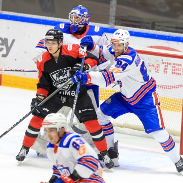 Нефтяник - СКА-ВМФ