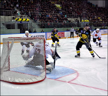 15 марта 2013 года. Караганда. Плей-офф ВХЛ. 1/4 финала. Матч № 1. Сарыарка &ndash; Молот-Прикамье &ndash; 4:2