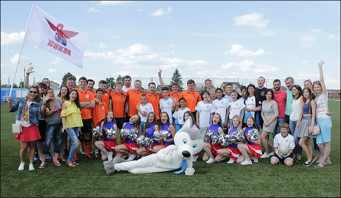 "Сокол" сыграл в футбол с воспитанниками детского дома