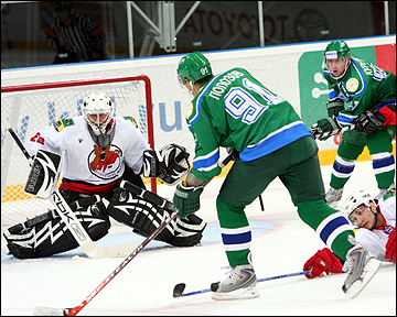 Сергей Костенко (слева)