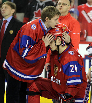 Сергей Костенко (слева)