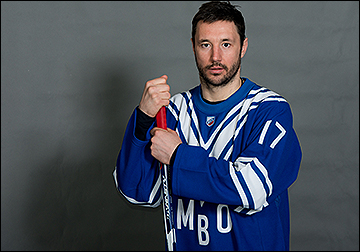 Илья Ковальчук в свитере СКА МВО