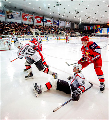 Ижсталь - Рубин. Счет в серии: 4-2