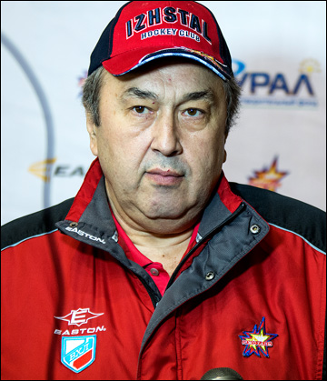 Главный тренер Ижстали Сергей Абрамов Главный тренер Ижстали Сергей Абрамов