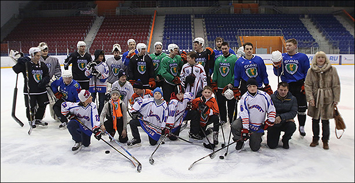 "Ермак" провел тренировку с дворовой командой