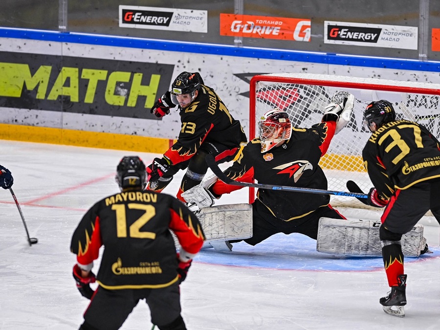 Рубин вхл. Хк рубин вхл. Хоккейная лига вхл. Игры хоккей высшая лига. Настольный хоккей афиша.