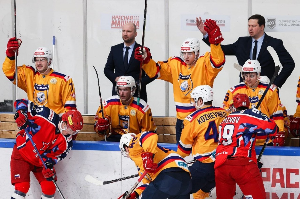 Всероссийская хоккейная лига - Борьба за Кубок обостряется, у границы ...