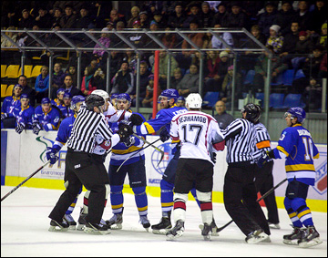 9 ноября 2014 года. Усть-Каменогорск. Регулярный чемпионат ВХЛ. Казцинк-Торпедо - Рубин - 1:2 (ПБ)