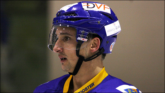 Яник Риендо