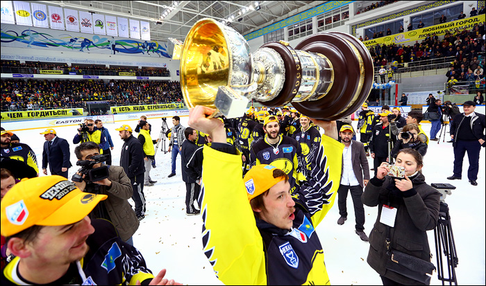 Сарыарка - чемпион ВХЛ