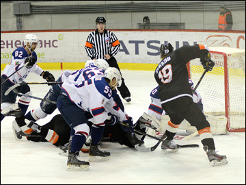 9 ноября 2014 года. Пермь. Регулярный чемпионат ВХЛ. Молот-Прикамье - ХК Саров - 0:3