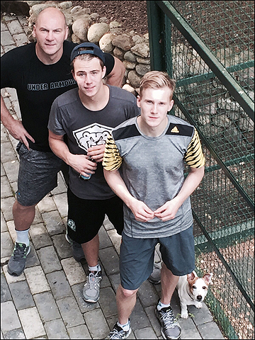 Андрей Николишин, Иван Николишин, Александр Николишин (слева направо)