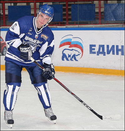 Максим Попов