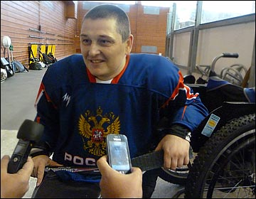 Вадим Селюкин — капитан сборной, центральный нападающий с опытом игры в защите Вадим Селюкин — капитан сборной, центральный нападающий с опытом игры в защите